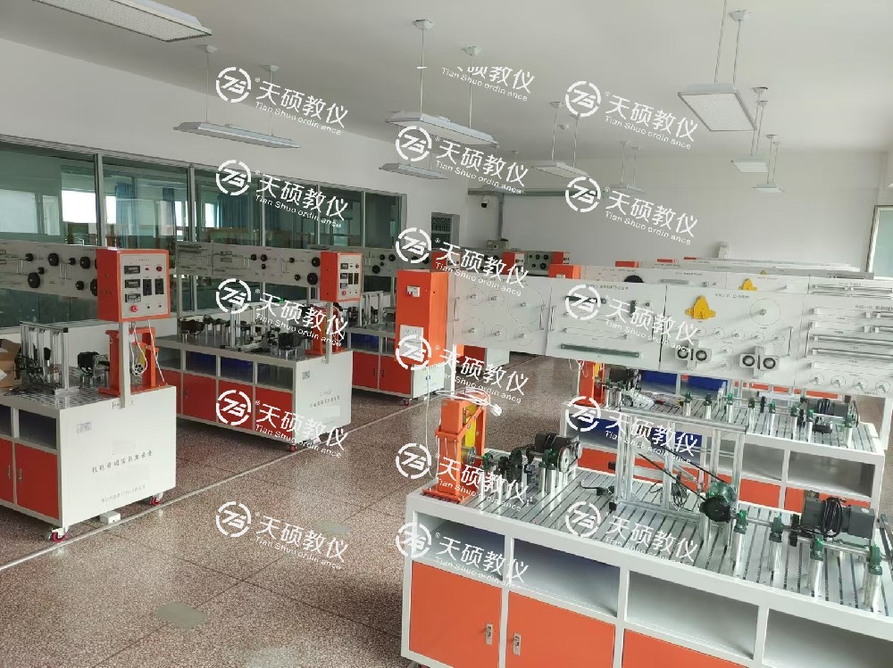 烏魯木齊技師學(xué)院 電氣工程及機(jī)電裝調(diào)實(shí)訓(xùn)室設(shè)備采購項(xiàng)目  順利安裝、調(diào)試、培訓(xùn)、驗(yàn)收通過！