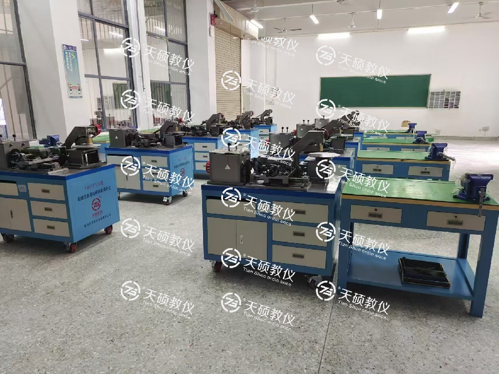 廣東省技師學(xué)院機(jī)械設(shè)備裝備與自動(dòng)控制專業(yè)建設(shè)項(xiàng)目順利安裝、調(diào)試、驗(yàn)收通過！